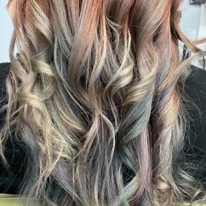 Meet your Posher, Cynthia